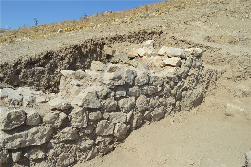 Apameia Antik Kenti yakınında Helenistik döneme ait "duvar" bulundu
