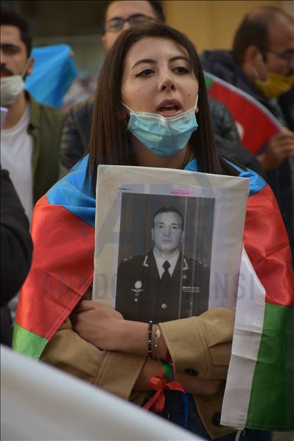 İtalya'daki Azerbaycan Türkleri, Ermenistan'ın Azerbaycan'daki sivillere yönelik saldırısını protesto etti
