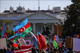 SAD: Ispred Bijele kuće održan protest podrške Azerbejdžanu