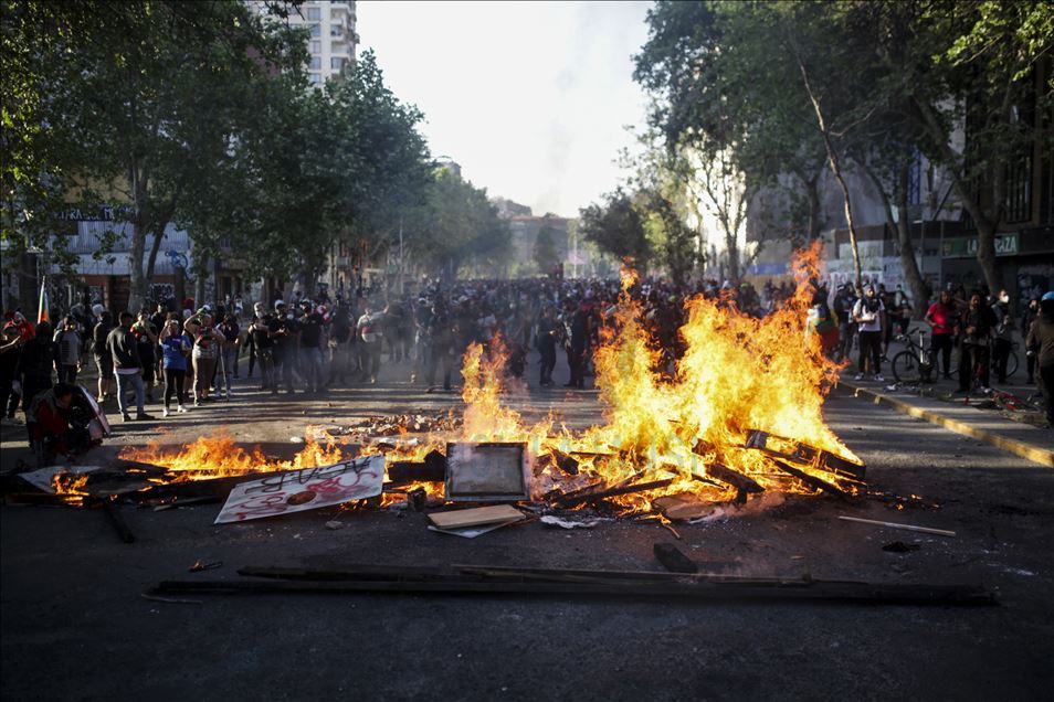 Şili'de hükümet karşıtı protesto
