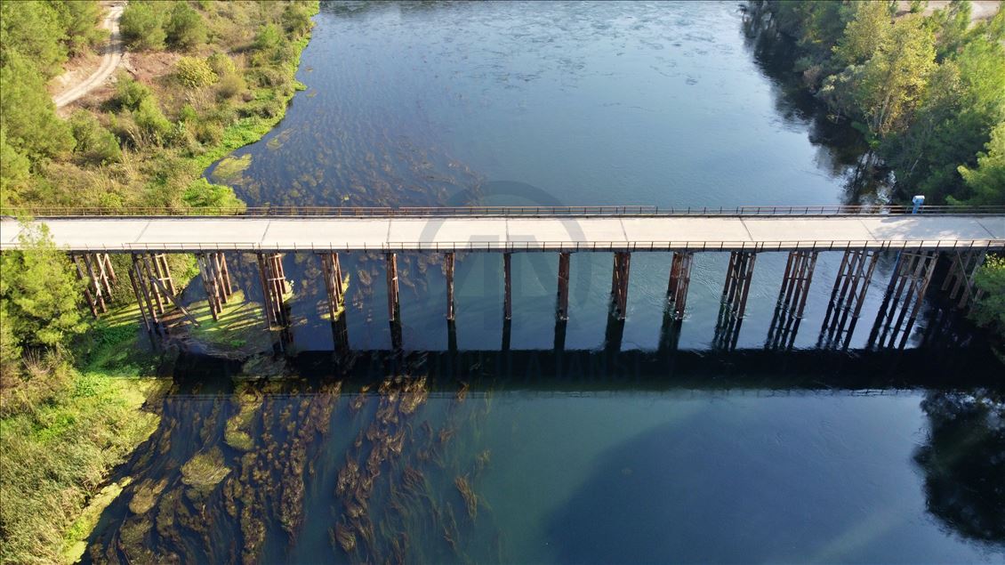 Çukurova'nın "can suyu" Ceyhan Nehri kartpostallık manzaralar sunuyor