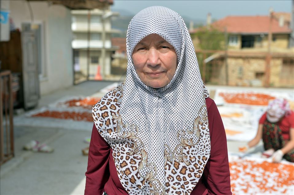 Uşaklı kadınların "tarhana" mesaisi başladı