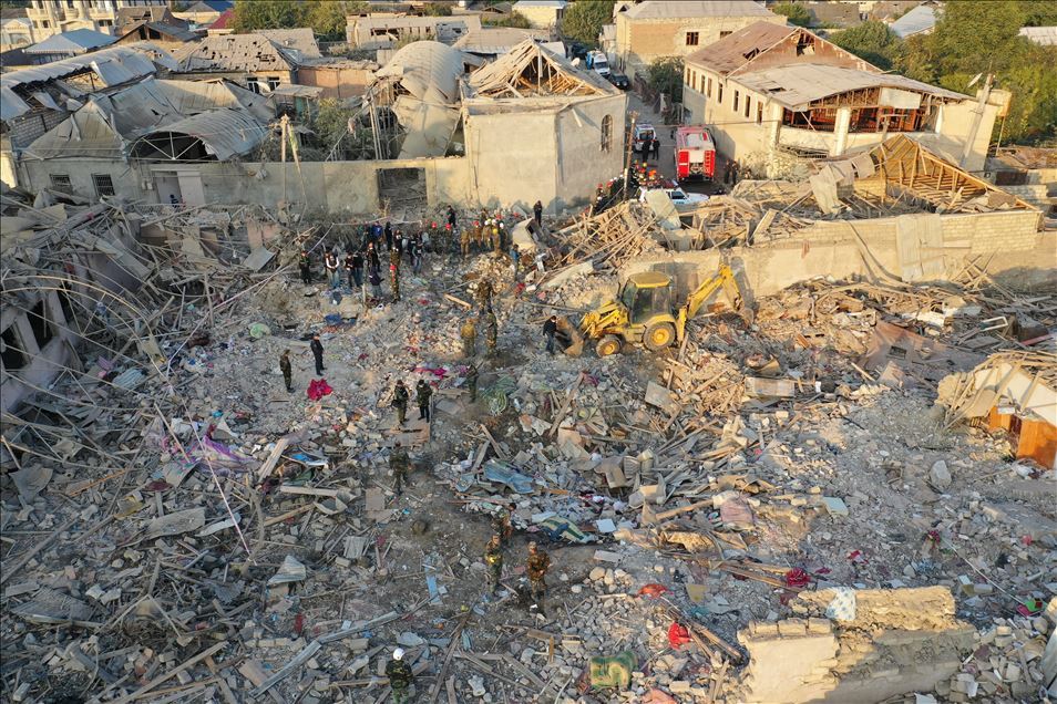 Ermenistan'ın Gence'ye düzenlediği saldırıda sivillerden ölenler ve yaralananlar bulunuyor
