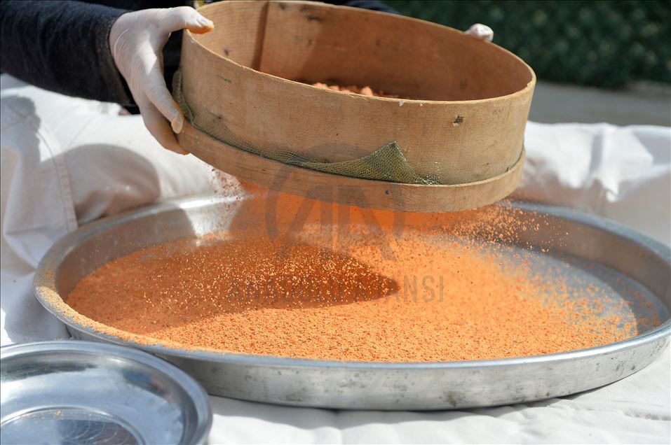 Uşaklı kadınların "tarhana" mesaisi başladı