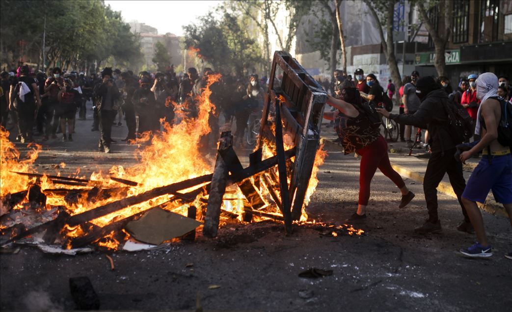 Şili'de hükümet karşıtı protesto