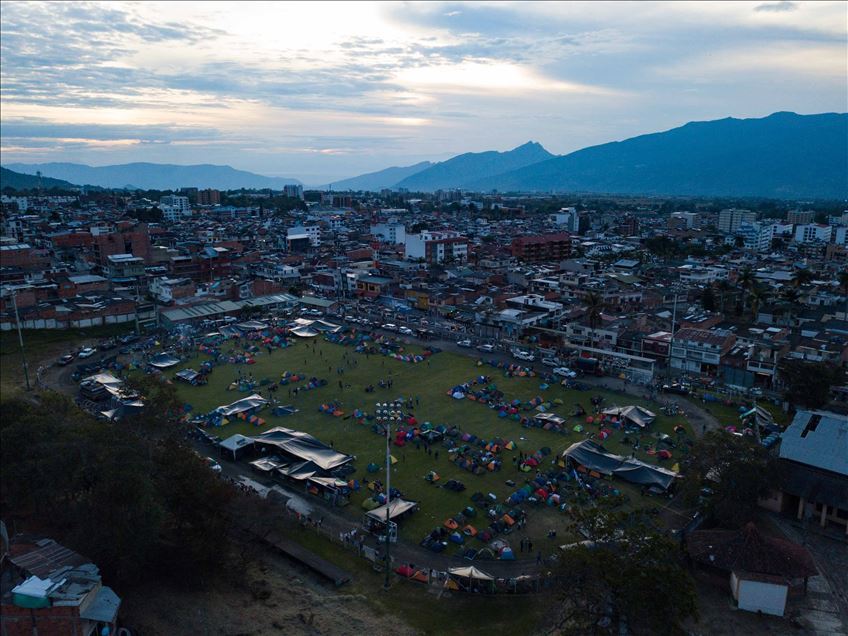 Minga indígena marcha a Bogotá con la esperanza de reunirse con el presidente de Colombia