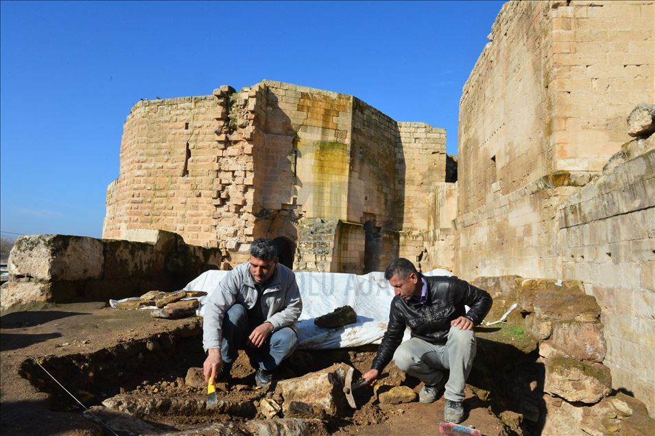 کشف درب 900 ساله کاخ حران در ترکیه