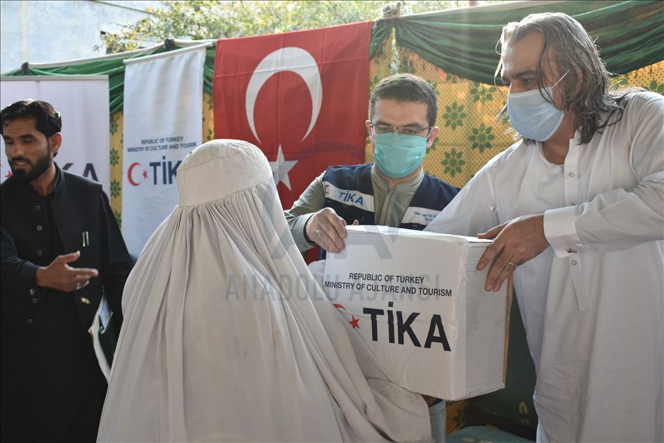 ترکیه میان هزار خانواده‌ پاکستانی بسته‌های مواد غذایی توزیع کرد
