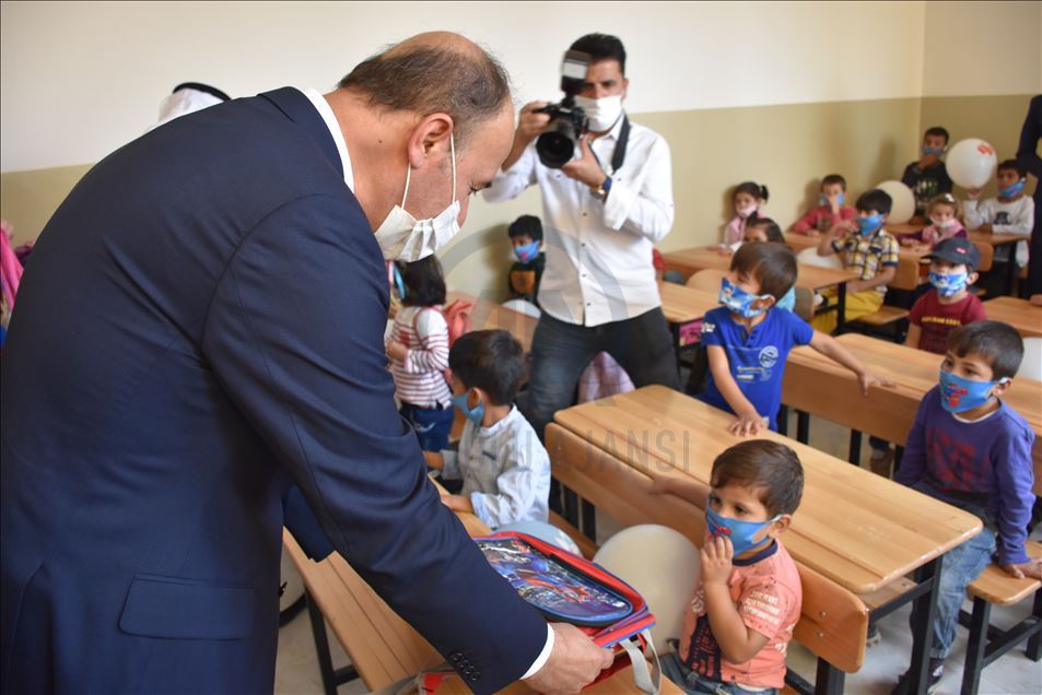 Tel Abyad'da eğitime verilen destek sürüyor