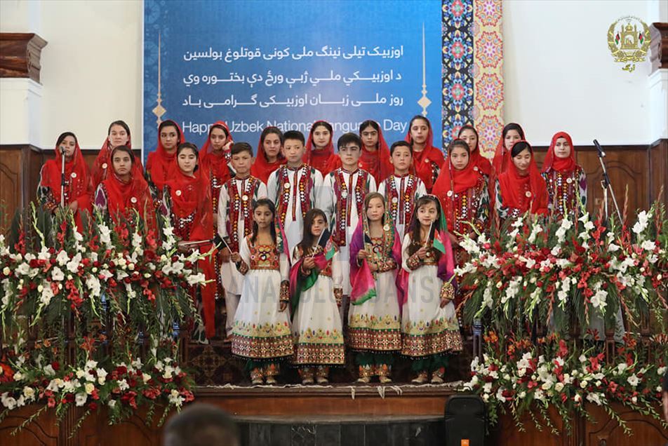 غنی: زبان ازبکی یکی از گنجینه‌های افغانستان است