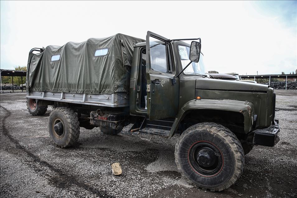 AA, Azerbaycan'ın Ermenistan ordusundan ele geçirdiği askeri araçları görüntüledi