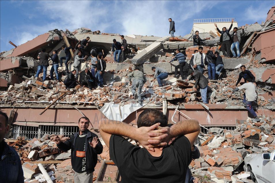 Van depreminde enkaz altından çıkarılanlar yaşadıklarını unutamıyor