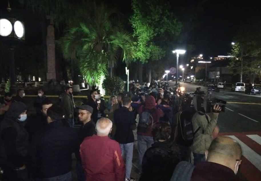 مُسلح يطلق سراح أغلب الرهائن الذين احتجزهم في بنك بجورجيا