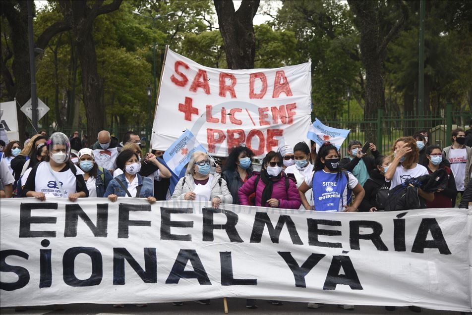 Perawat Argentina tuntut perbaikan kondisi kerja