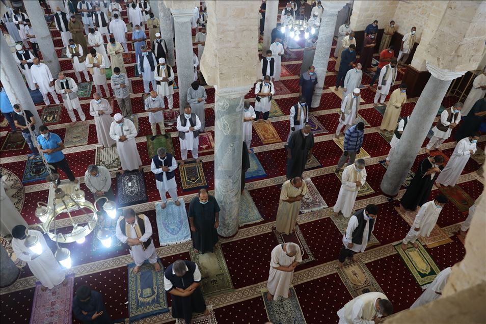 Libia: oración del viernes en la mezquita Murad Agha