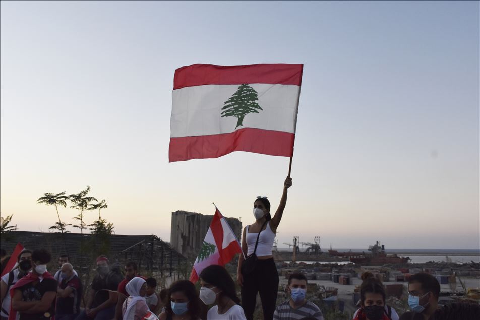 Lübnan'da göstericiler 17 Ekim protestolarının birinci yılında yine sokaklarda
