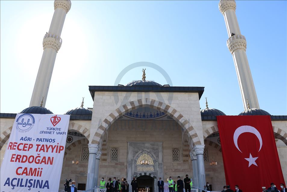 Diyanet İşleri Başkanı Ali Erbaş, Ağrı'da cami açılışı yaptı
