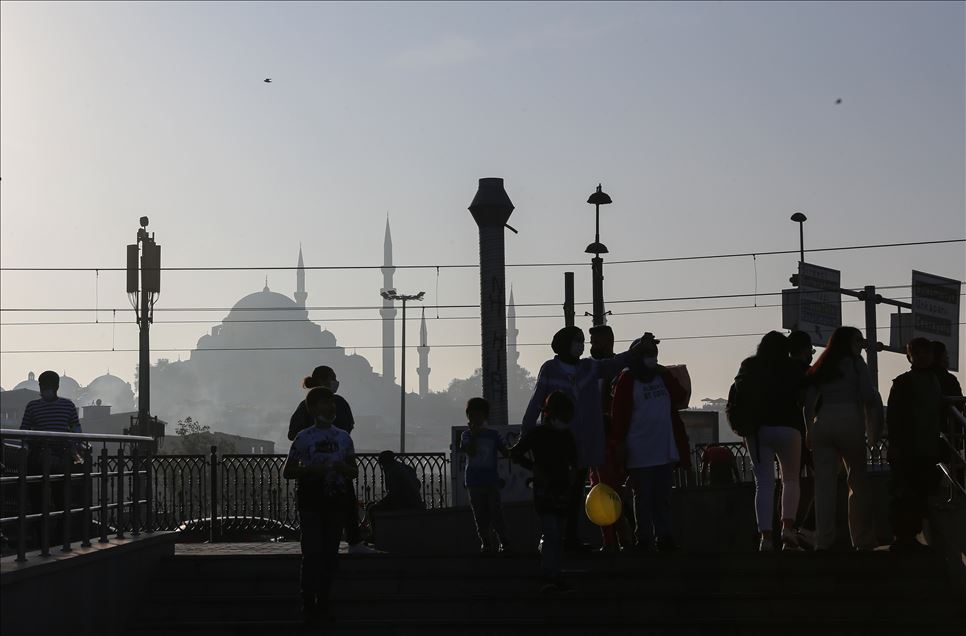 Neblina sobre Estambul