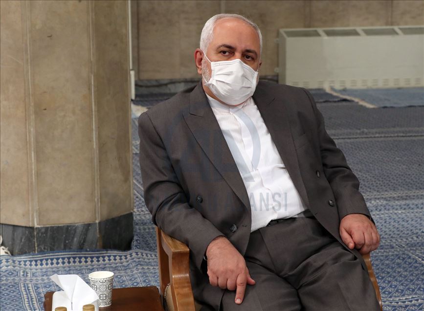 El líder supremo de Irán Ali Khamenei se reúne con el presidente iraní Hassan Rouhani y miembros de la Comité Nacional de Combate contra el Coronavirus