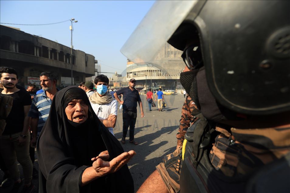 Iraklılar, 25 Ekim gösterilerinin birinci yılında Tahrir Meydanı'nda
