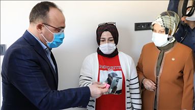 Elazığ'da deprem konutları hak sahiplerine teslim ediliyor