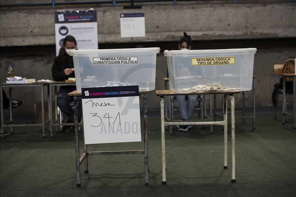 Şili'de anayasa referandumu