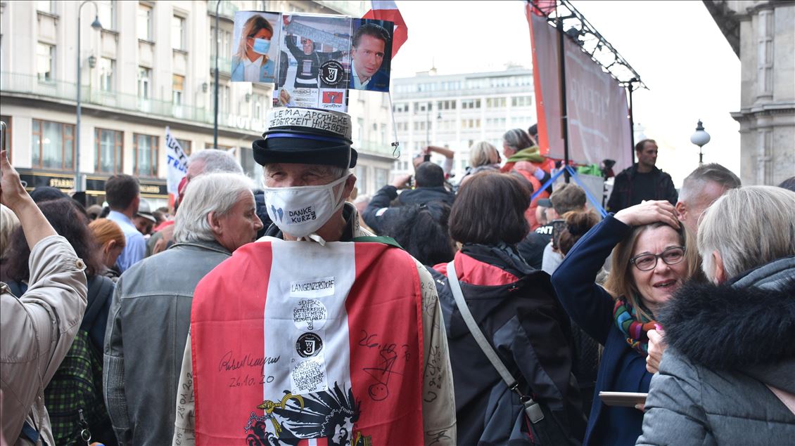 Avusturya'da Kovid-19 önlemleri protesto edildi