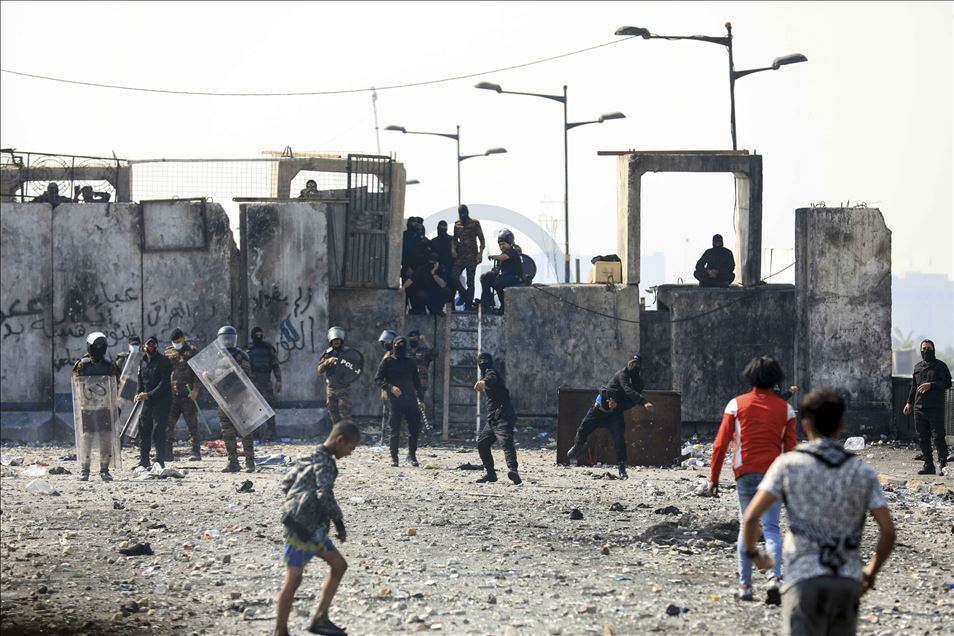 بغداد.. قوات الأمن تطلق الرصاص الحي لتفريق محتجين
