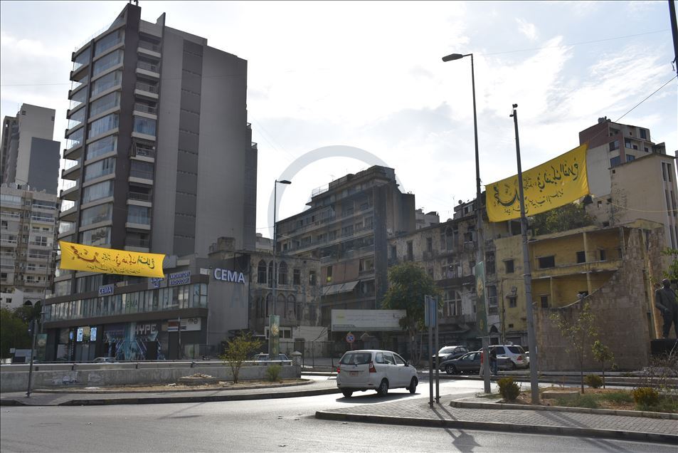Lübnanlılar bu yıl Mevlid Kandili'ni "Fransa'nın İslam karşıtı tutumuna" tepki göstererek idrak ediyor