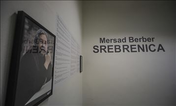 U Sarajevu otvorena monografska izložba "Srebrenica" Mersada Berbera