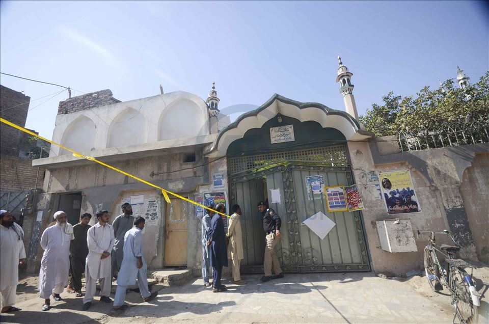 مقتل 7 طلاب في تفجير بمدرسة دينية غربي باكستان
