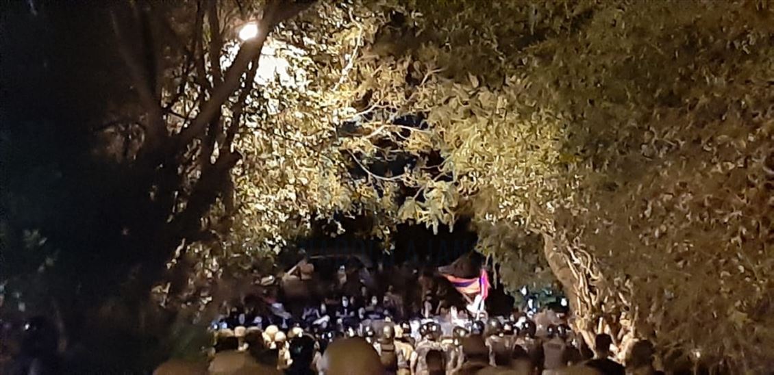بيروت.. متظاهرون أرمن يعتدون على أفراد الأمن أمام سفارة أنقرة