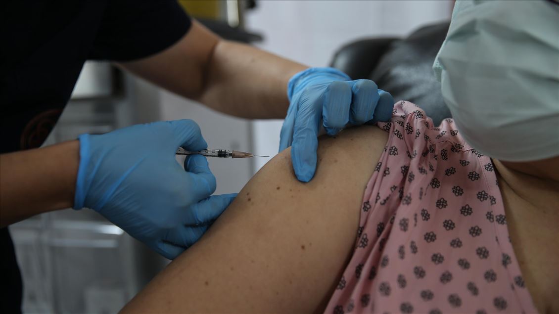 Kovid-19'a karşı geliştirilen faz 3 aşamasındaki aşı Ankara'da gönüllülere uygulanmaya başlandı