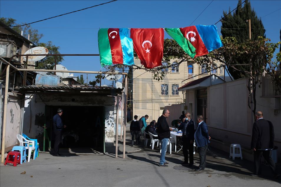 "Vatan Muharebesi"nde şehit olan gönüllü Azerbaycanlı Kahramanov'un taziyesi devam ediyor