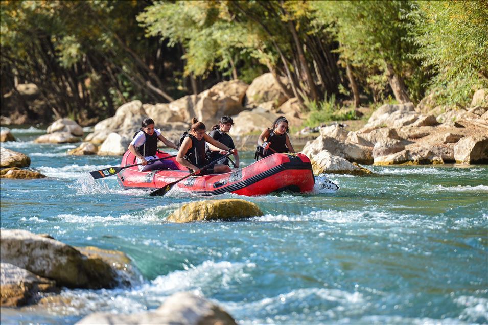 Werzişvanên raftîngê ji bo bibin şampiyon li ser Çemê Munzurê amadehiyan dikin