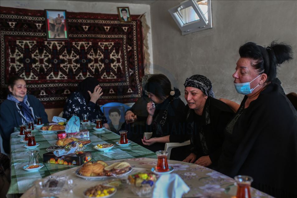 "Vatan Muharebesi"nde şehit olan gönüllü Azerbaycanlı Kahramanov'un taziyesi devam ediyor