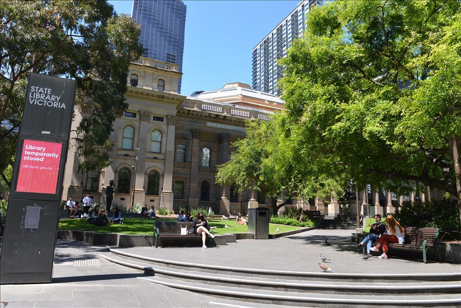 Melbourne’daki Kovid-19 yasakları kaldırıldı, kent yeniden canlandı
