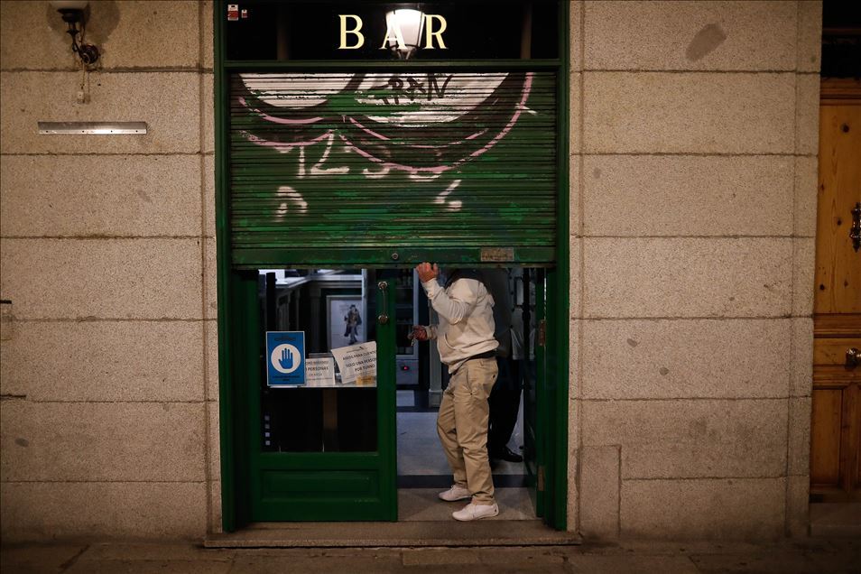 España en medio de un nuevo estado de emergencia e impone toques de queda
