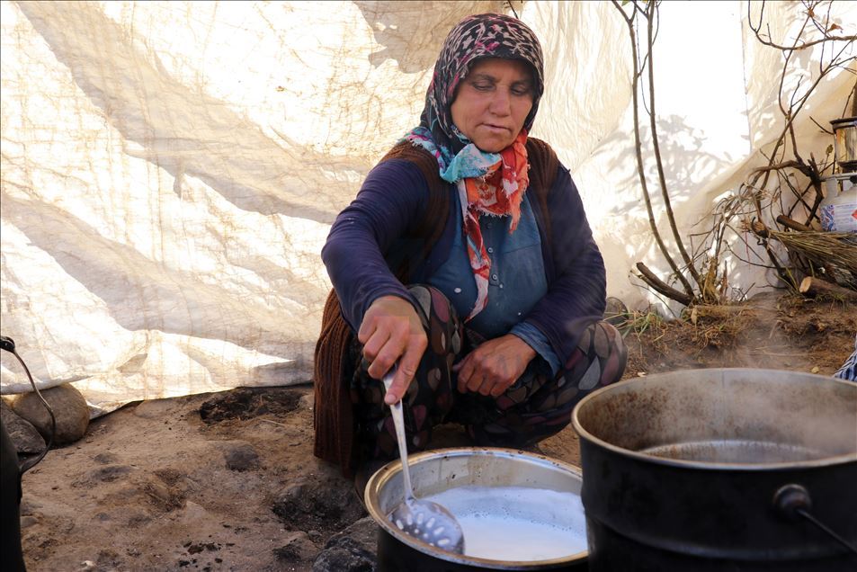 Xanima zozanê ji bo malbata xwe zehmetiyan dikşîne û debara malê dike