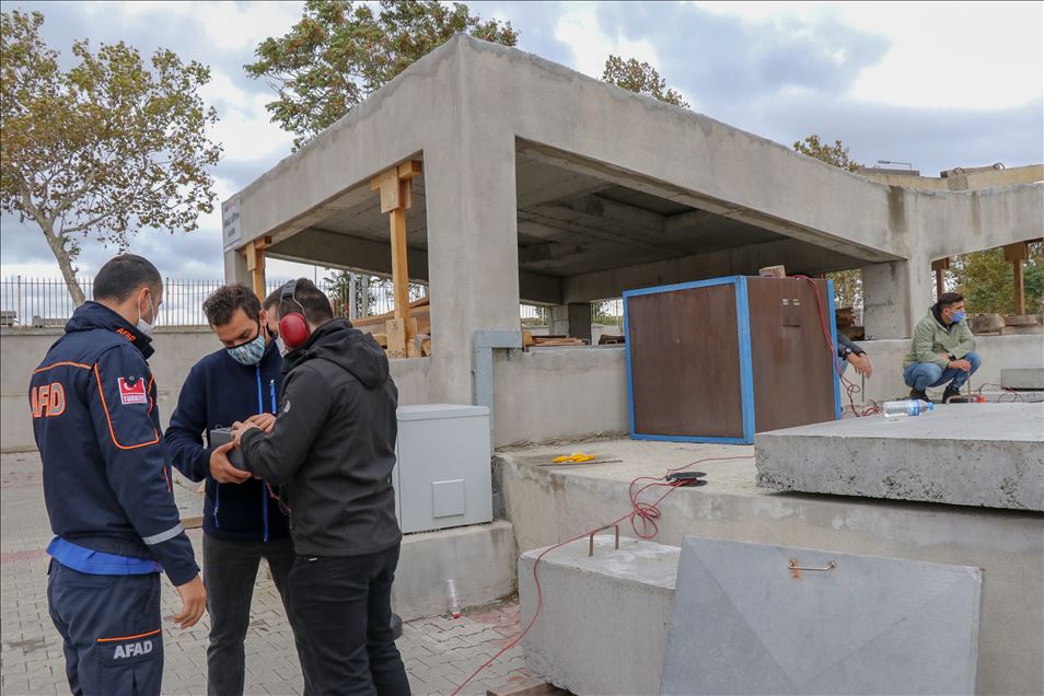 Arama kurtarma eğitimleri hem afet bölgesinde hem doğada hayat kurtarıyor