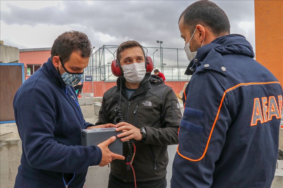 Arama kurtarma eğitimleri hem afet bölgesinde hem doğada hayat kurtarıyor