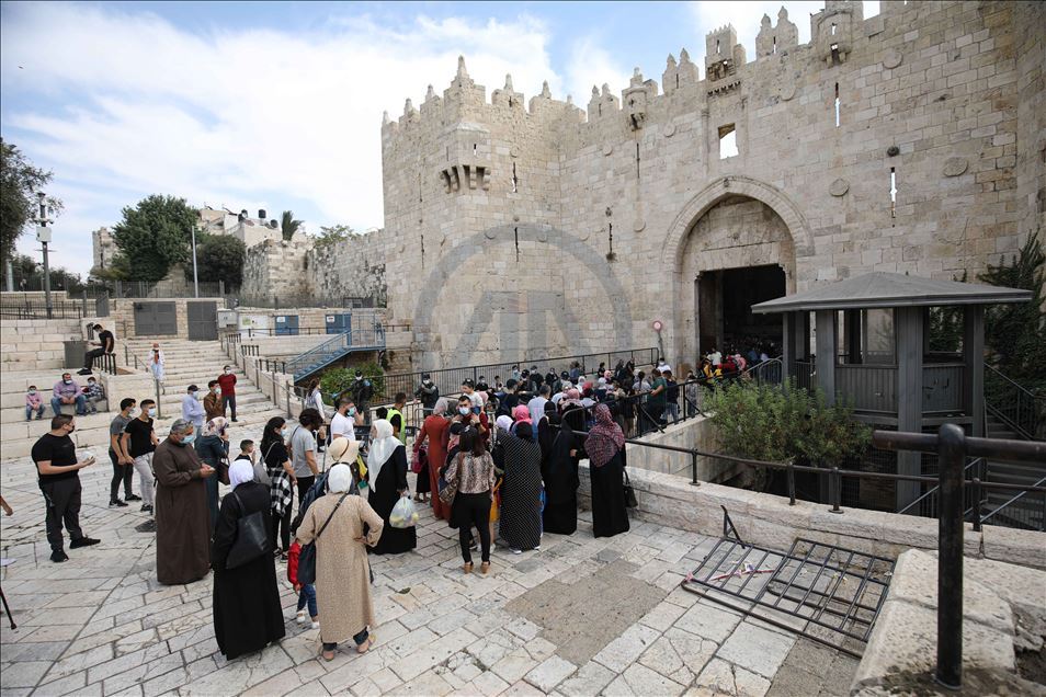 الشرطة الإسرائيلية تقيد وصول مصلين للمسجد الأقصى
