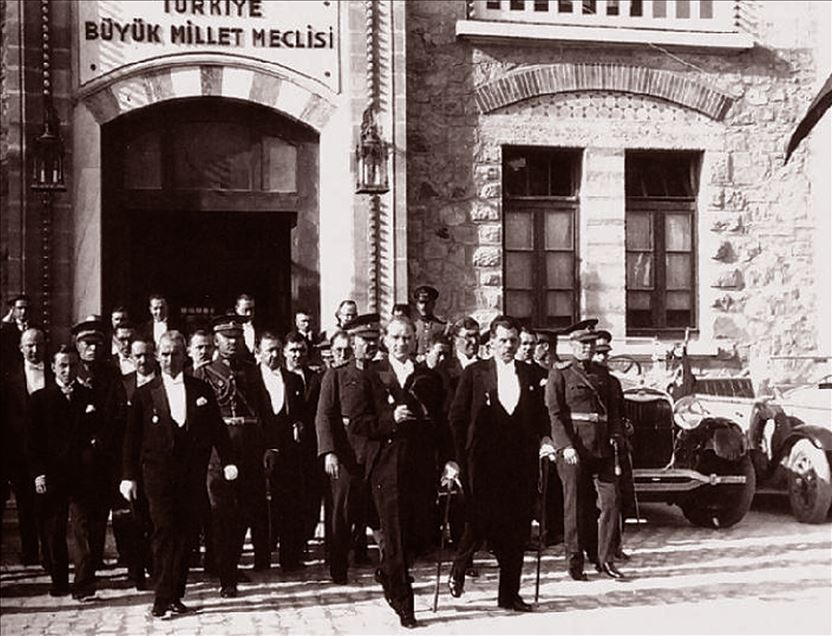 Cumhuriyet 97 yaşında