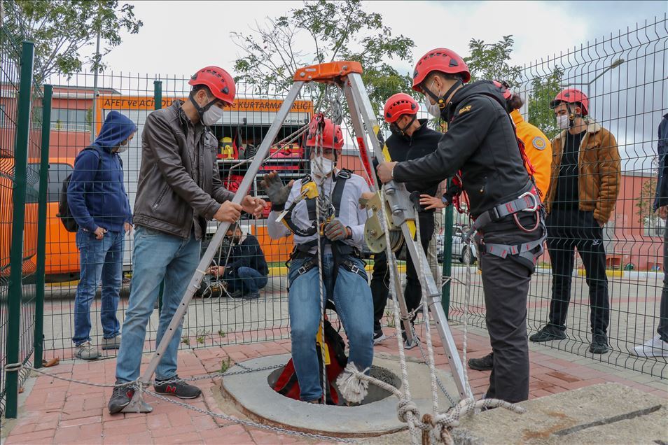 Arama kurtarma eğitimleri hem afet bölgesinde hem doğada hayat kurtarıyor