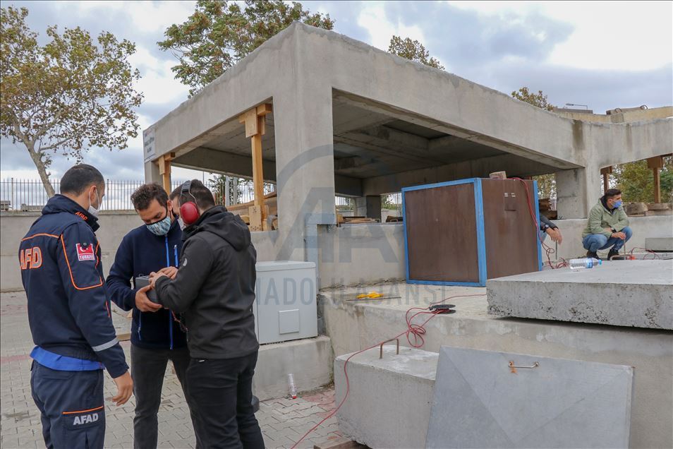 Arama kurtarma eğitimleri hem afet bölgesinde hem doğada hayat kurtarıyor