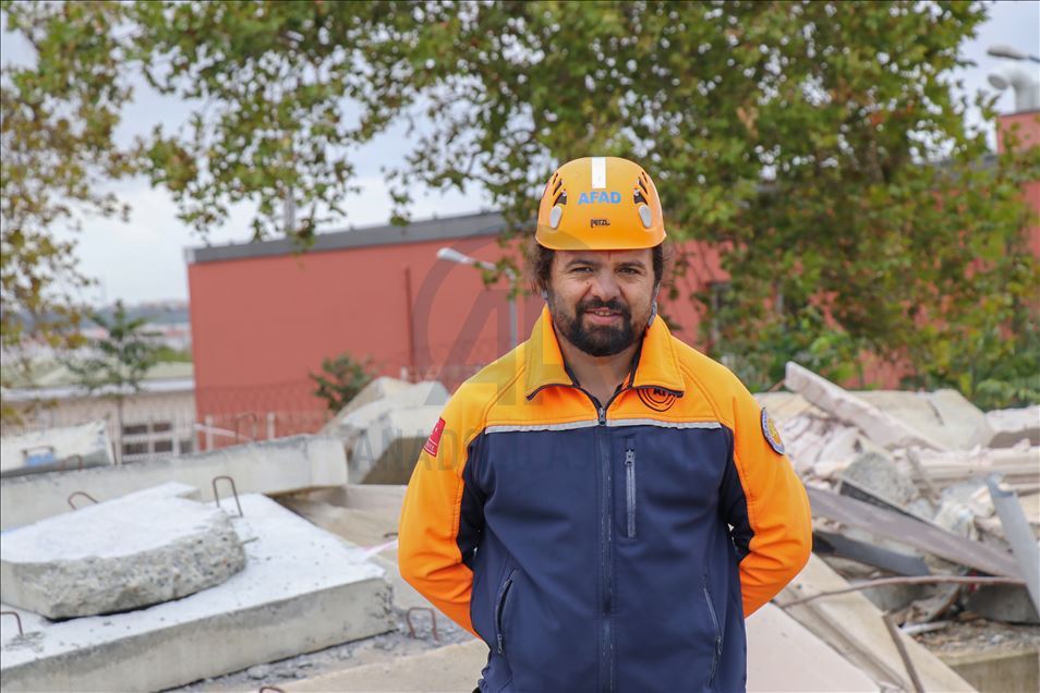 Arama kurtarma eğitimleri hem afet bölgesinde hem doğada hayat kurtarıyor