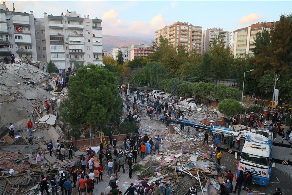 İzmir'de deprem
