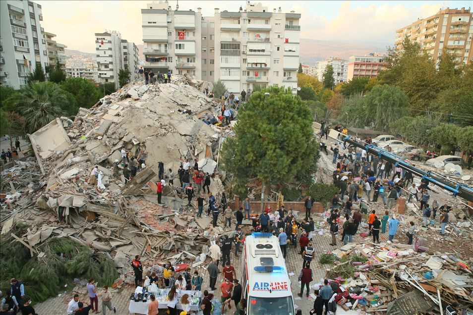 İzmir'de deprem
