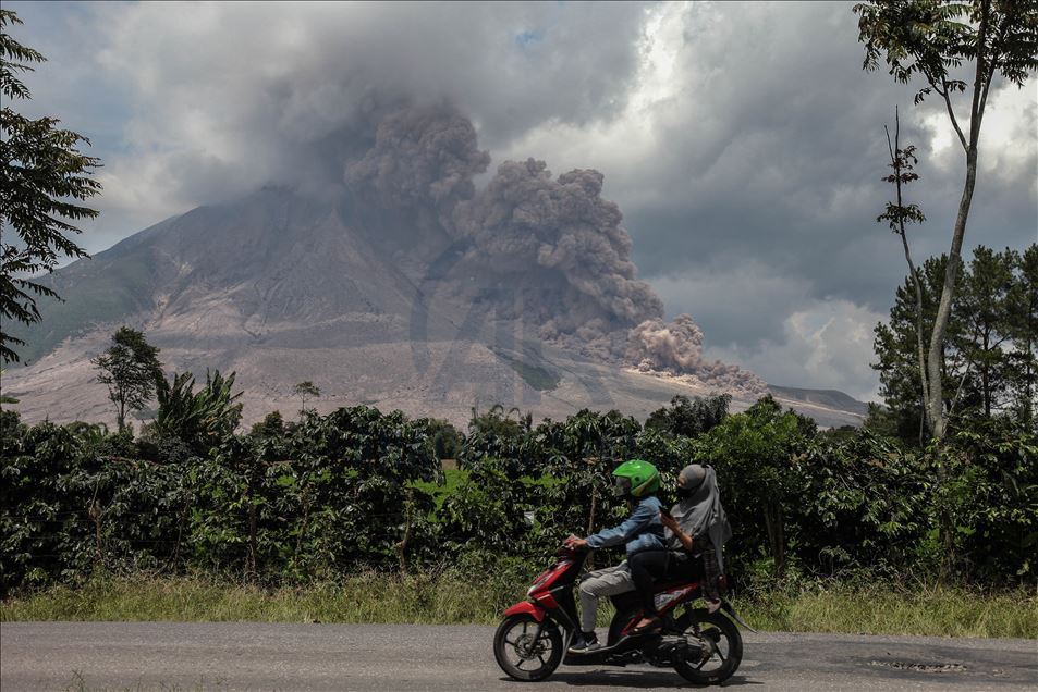 Indonesia’s Mt. Sinabung volcano continues to spew ash