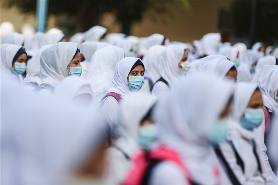 Gazze'de lise son sınıf öğrencileri yüz yüze eğitime başladı
